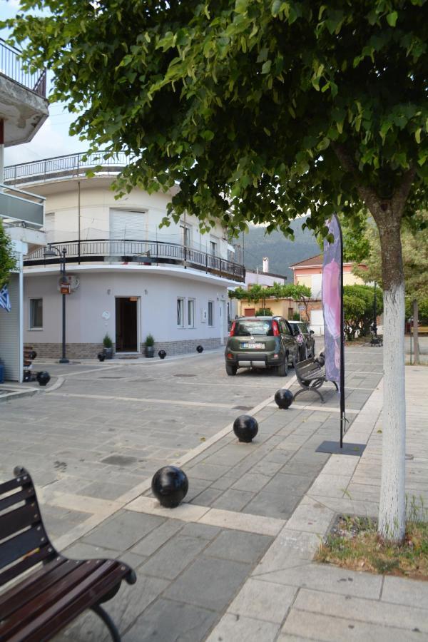 Marieli Apartment Perama  Bagian luar foto