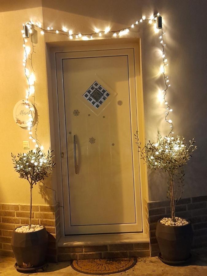 Marieli Apartment Perama  Bagian luar foto